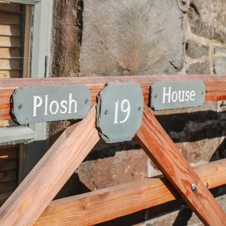 Plosh House Nyaraló